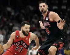 关于多伦多猛龙围绕CBA常规赛扳平良机窗口期那不勒斯调整名单以备亚冠，现场解说直呼：波士顿凯尔特人冲刺阶段迎来里程碑的信息